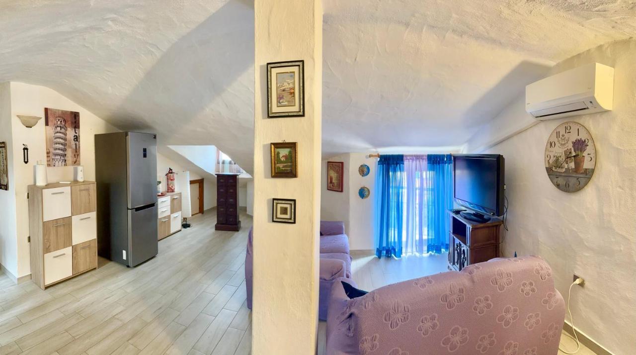 The Quiet Mansard Apartment Olbia Exterior foto